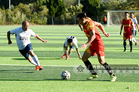 第28届＂中华杯＂足球赛E组战罢 桂林天龙全胜捧杯