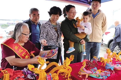 盛夏休闲日 相聚野马图 呼和浩特第五届敕勒川民间文化旅游艺术周开幕
