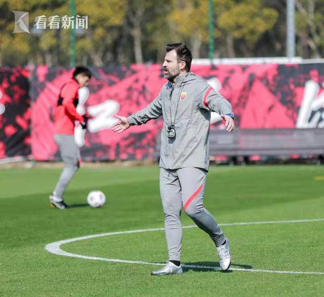 上海海港足球队 新主帅正式到位